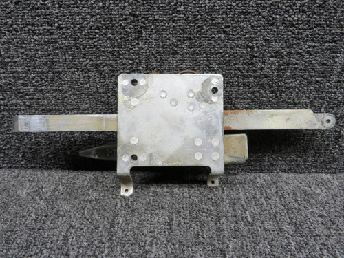 0711020-7 (Use: 0711020-11) Cessna 210 Cabin Door Latch Assembly LH (Wear)