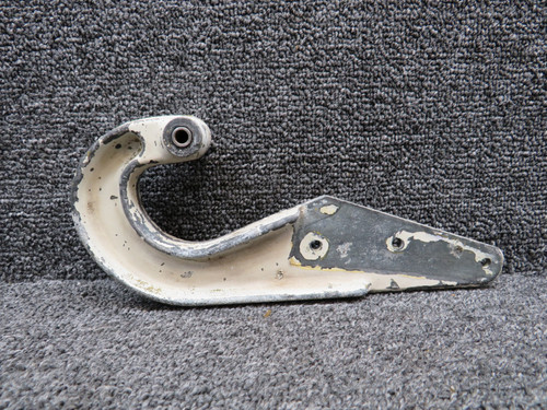 0826005-4 Cessna 411 Main Gear Door Hinge (Corroded Edges, Worn)