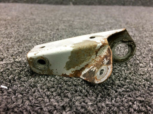 61068-000 Piper PA24 LH Bracket Assy Gear Door