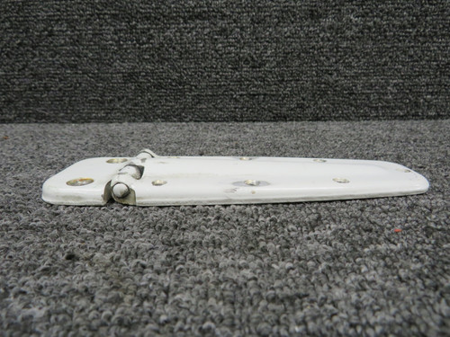 0711037-19, 0711037-21 Cessna Cabin Door Lower Hinge Assembly LH (Minor Wear)
