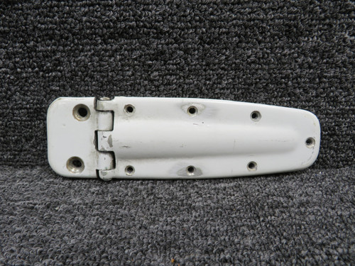 0711037-19, 0711037-21 Cessna Cabin Door Lower Hinge Assembly LH (Minor Wear)