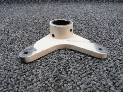 0700633-1 Cessna 182G Seat Bellcrank RH