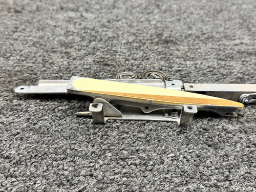 0711020-7 (Use: 0711020-11) Cessna 182C Cabin Door Latch Assembly LH