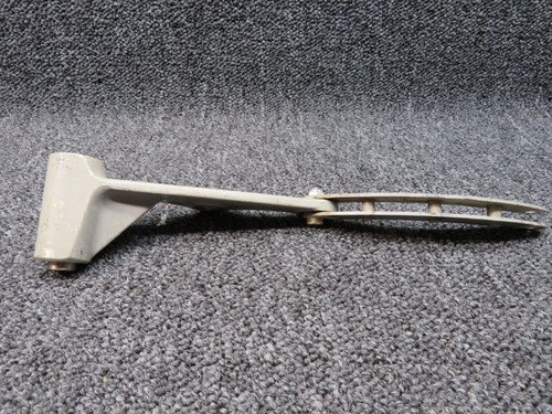 0841104-4, 0843500-6 Cessna 310Q Main Gear Bellcrank Assembly RH with Link