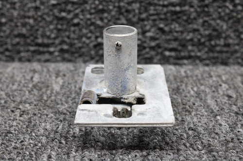 0711694-16 Cessna T210L Cabin Door Clutch RH