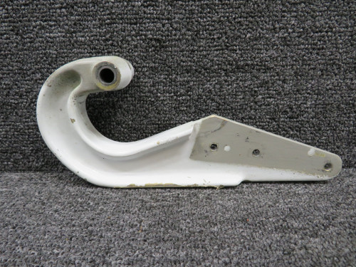 0826005-4 Cessna 340A Main Gear Door Hinge Arm