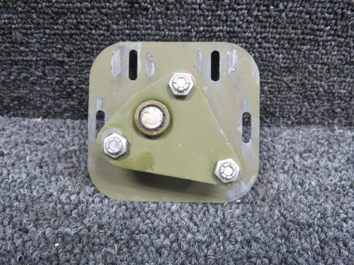 1217046-10, 1217046-6 Cessna 172P Cabin Door Base and Bearing Plate Assembly RH