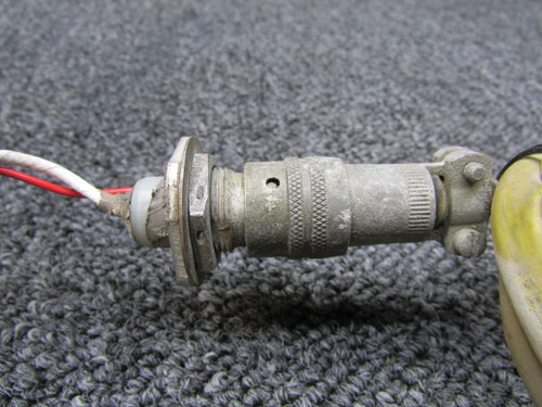 020-924-001 (Alt: 9910082-29) Gull Fuel Quantity Unit has Connector (Volts: 28)