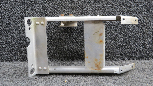 89356-002 Piper PA-44-180 Engine Controls Mount (Small Crack)