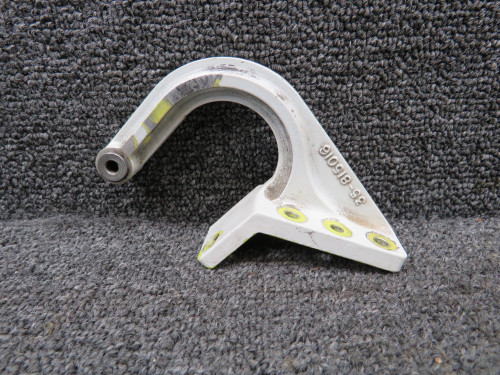 35-815016-3 Beechcraft 58 Main Gear Door Hinge RH