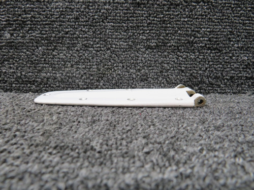 0711037-21 Cessna 182M Lower Cabin Door Hinge Half LH