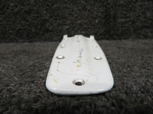 0711037-21 (Cast: 0711037-498) Cessna 206 Lower Cabin Door Hinge LH