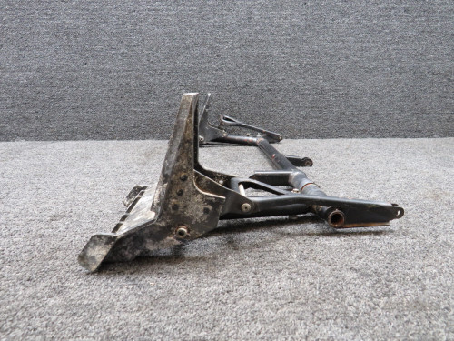 1460320-1, 0760604-2 Cessna Rudder Pedal Bar RH with Pedals, Links, Arms