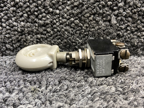 487-936 Piper PA32R-301 Landing Gear Toggle Switch (Grey Knob)
