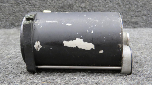 UMA 8-204 UMA Vertical Speed Indicator (Broken Mount) 