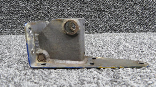 Cessna Aircraft Parts 1511408-24 Cessna 337G Upper Cabin Door Forward Latch Bracket Assembly 