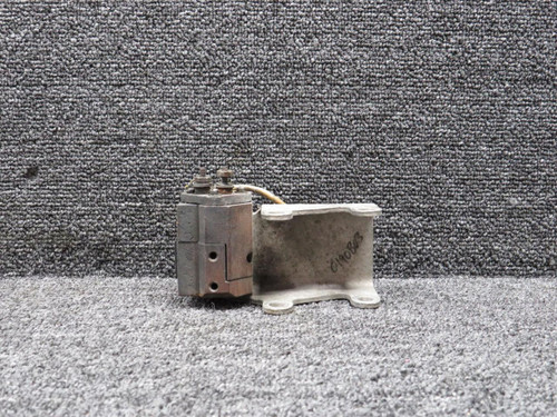 Cessna Aircraft Parts 0870152-27 (Alt: 0870152-24) Cessna 310L De-Ice Brush Block Assy 