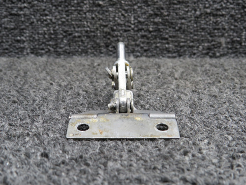 2117198-1 Cessna P210N Handle Pin Lock with Rods, Links and Spacer