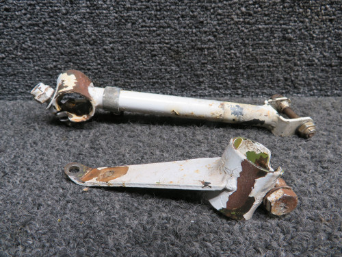 550015-005, 550015-004 Mooney M20J Main Gear Door Support RH