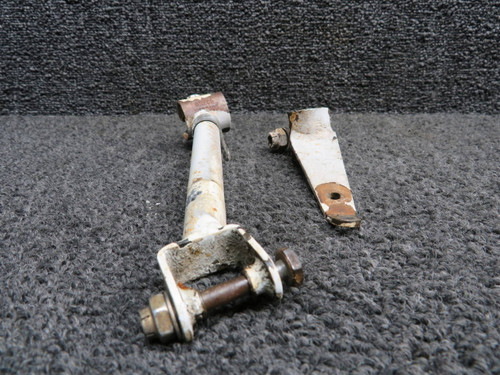 550015-005, 550015-004 Mooney M20J Main Gear Door Support RH