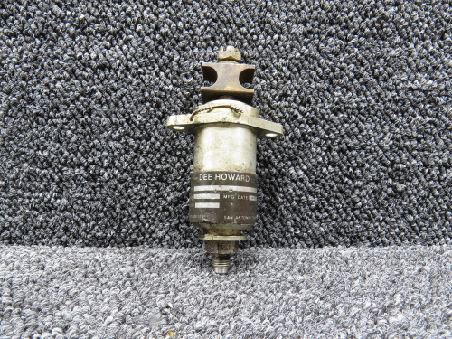 4953503-9 Dee Howard Master Cylinder