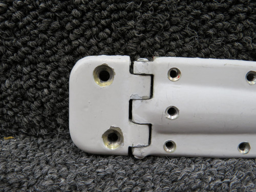 0711037-18, 0711037-20 Cessna 205 Cabin Door Lower Hinge Assembly RH