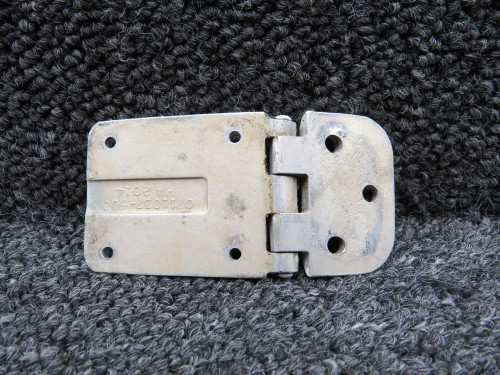 1211626-2, 0711037-8 Cessna 205 Baggage Door Upper Hinge Assembly
