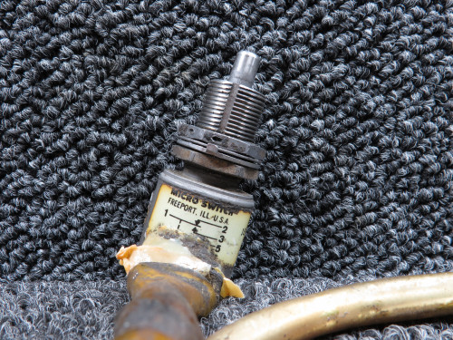 1EN51-6 Microswitch Cessna 210M Limit Switch Assembly (Worn)