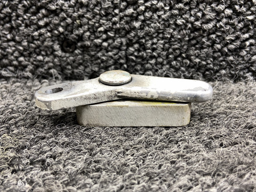 40353-000 Piper PA31-325 Aft Cargo Door Lock Arm