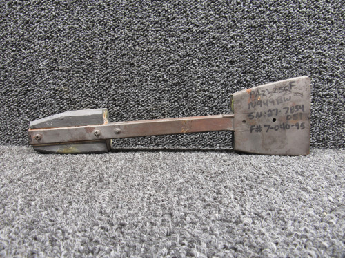 15658-25 Piper Pa-23-250 Aileron Counterweight