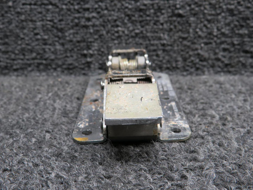 Piper Aircraft Parts 472-077 Piper PA32-301 Forward Baggage Door Trigger Action Latch Assembly 