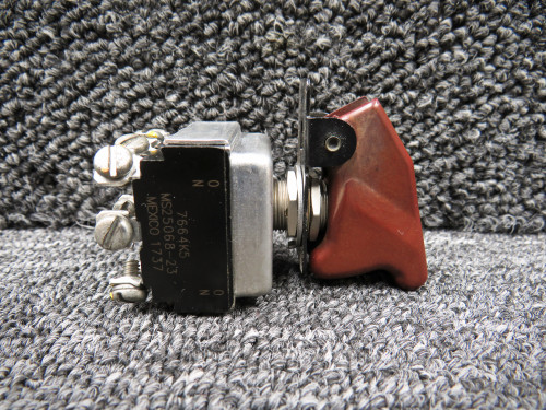7664K5 (Use: MS25068-23) Cutler-Hammer Toggle Clutch Switch Assembly