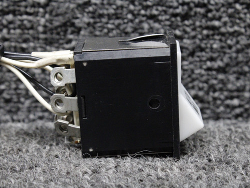 688-296 (Alt: 8941K699) Piper PA46-310P Alternator 1 Rocker Switch