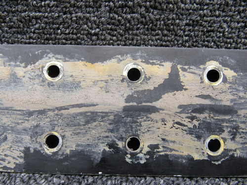 5511270-17 (Fso: 5511270-40) Cessna Citation 560 Center Windshield Retainer