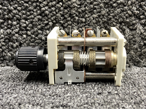 1RM4-94 (Alt: 588-232) Piper PA60-602P Aerostar Fuel Selector Switch