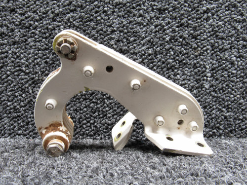 35-815266-1 Beech Fwd Inbd LH Hinge Assembly