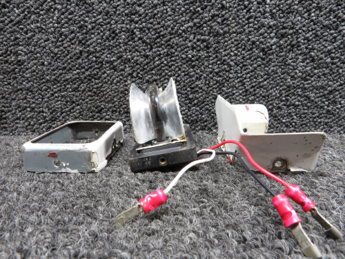 31-3172-1 Mitsubishi MU-300 Strobe Light Tube Assembly with Bracket (Less Lens)