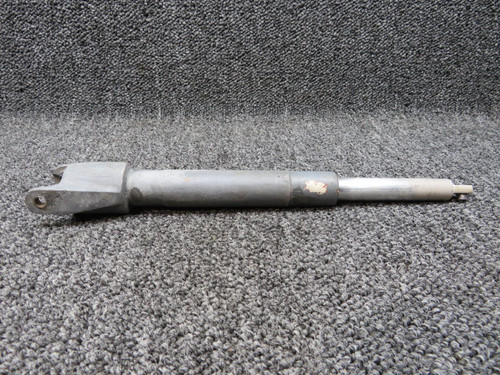 35-521212 / 45-521212-5 Beech 35-B33 Flap Actuator Housing W/ Piston RH