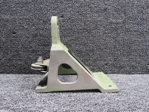 50-524420-4 (Cast: 50-524420) Beechcraft King Air C90 Inboard Elevator Hinge RH
