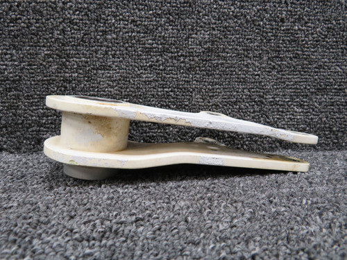 50-820113-4 (Use: 50-820113-4) King Air C90 Nose Gear Steering Link Idler Assy