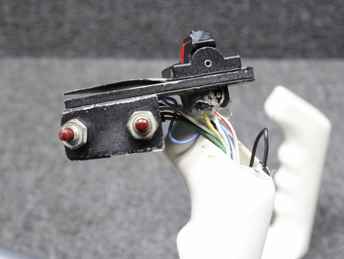 43052-007 Piper PA-31T Pilot Control Wheel with Switches (L: 16.375”, D: 1.625”)