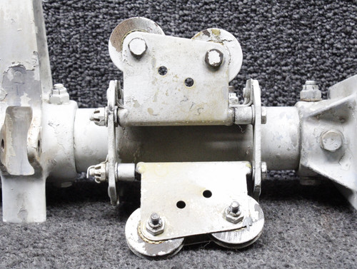 45982-003, 40006-004 Piper PA-31T Elevator Torque Tube and Horn Assembly