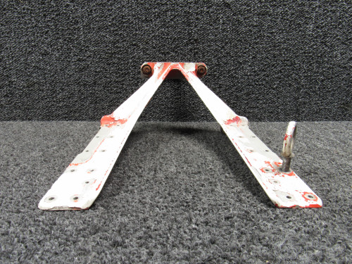 0543016-1, 0543018-1 Cessna 172K Lower Nose Gear Fitting Assembly with Cap