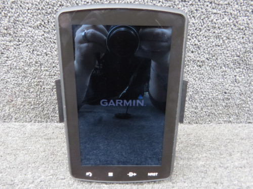 010-00967-11 Garmin Aera 796 Touch Screen GPS Unit with Battery and Dock