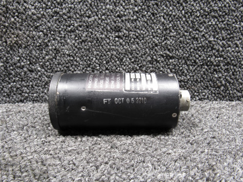 124-251 (Alt: 6883706-1) Kratos Pressure and Oil Temp Indicator