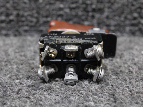 ST50N (Alt: AN3027-3) Micro Switch Toggle Switch with Guard