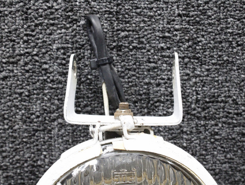 0842215-8 (Use: B-4150B-4594) Cessna 310L Taxi Light Assembly