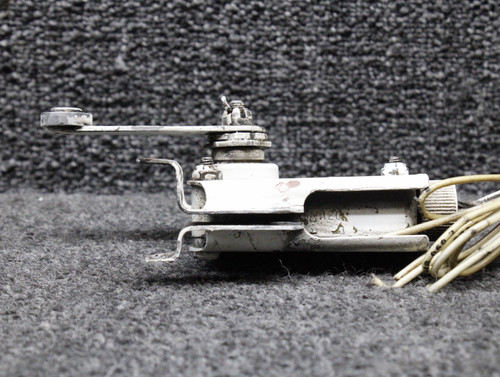1VA20 Cessna 310L Micro Switch Landing Gear Limit Switch LH with Bracket