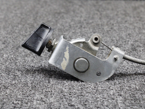 0813501-16 (Use: 0813501-1) Cessna 310L Forward Cabin Air Control (Cracked Knob)