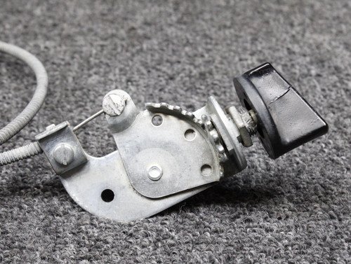 0813501-16 (Use: 0813501-1) Cessna 310L Forward Cabin Air Control (Cracked Knob)